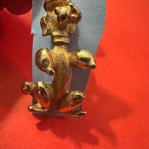 Vintage Sarah Coventry 1966 "Frenchie" Goldtone Poodle Pin, Signed.